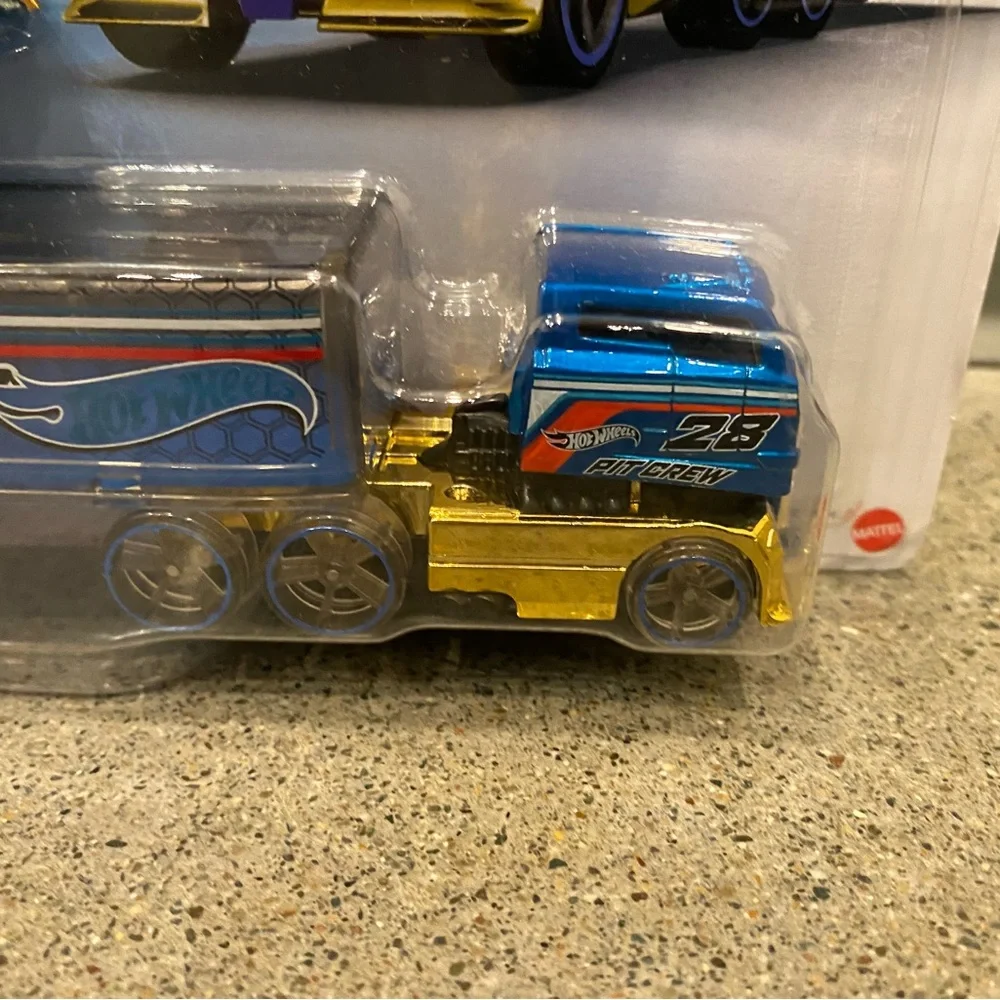 HOT WHEELS SUPER RIGS RIG DOG NEW‎ IN PACKAGE 2020